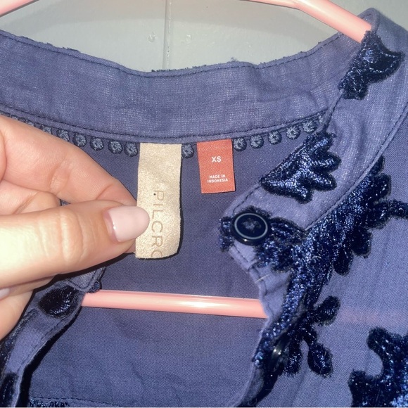 Anthropologie Pilcro Blue Velvet Floral Applique Button Up Extra Small - Picture 5 of 7